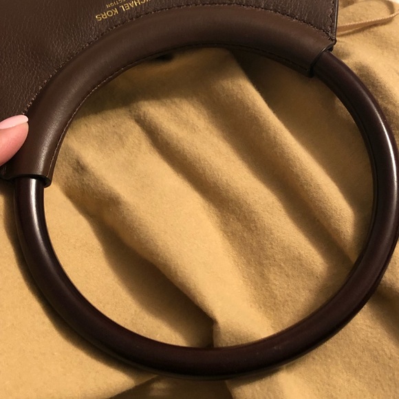 Wooden Handles of MK Collection Bag - Picture 3 of 6